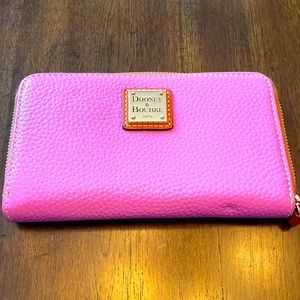 Dooney & Bourke zip wallet